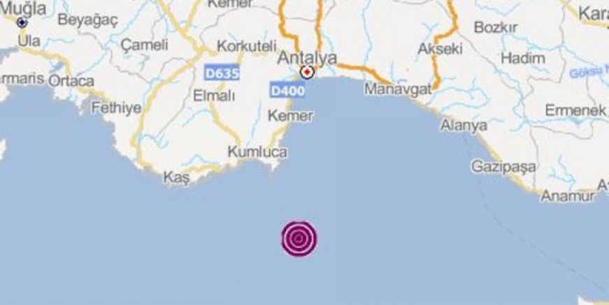 Antalya'da korkutan depremler