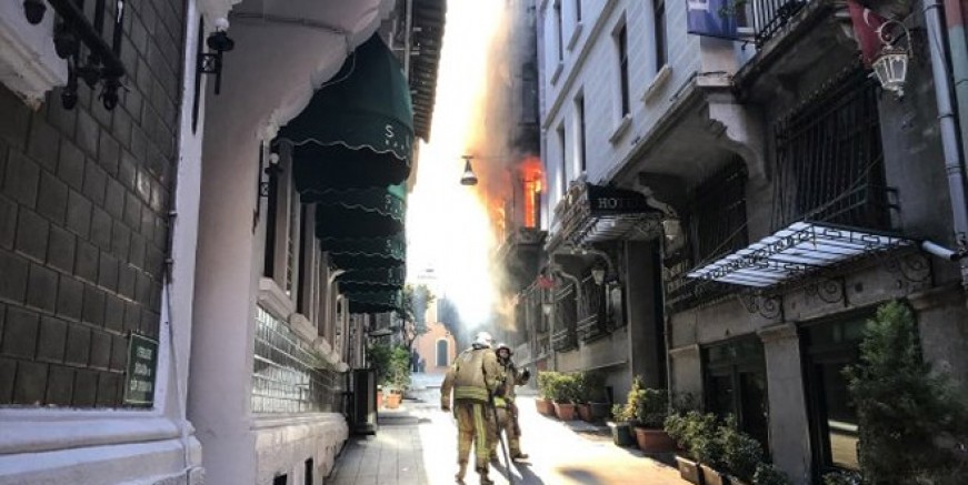 Beyoğlu'nda yangın faciası; 4 ölü