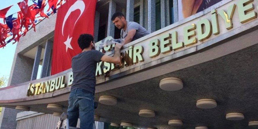 İBB binasına T.C. ibaresi eklendi