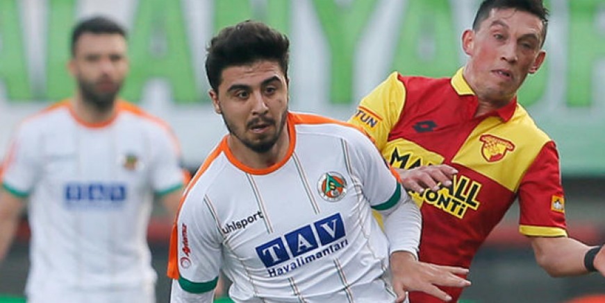 Ozan Tufan Fenerbahçe'ye dönüyor