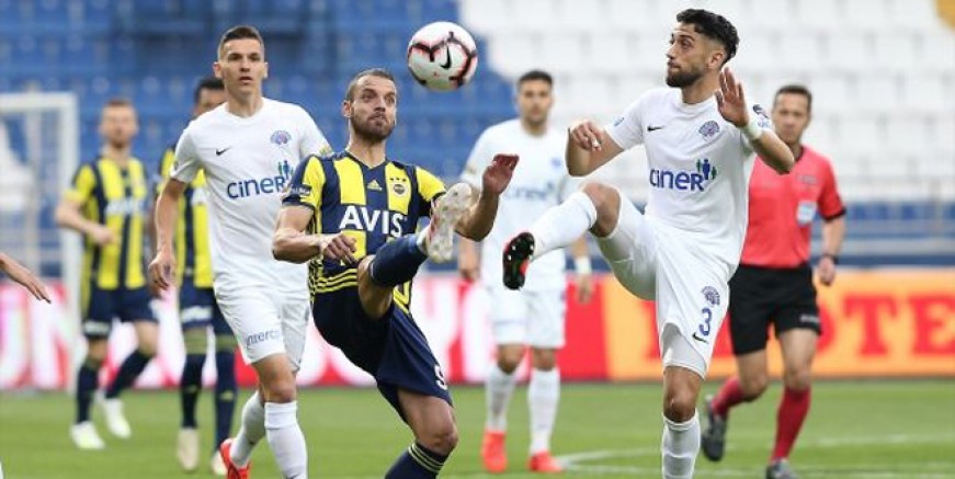 Fenerbahçe 7.5 ay sonra deplasmanda kazandı