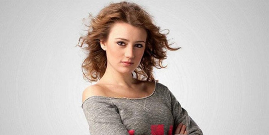 Gizem Karaca'ya dolandırıcı şoku!