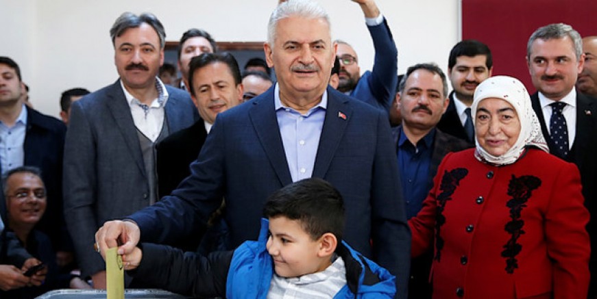 Binali Yıldırım oyunu Tuzla'da kullandı