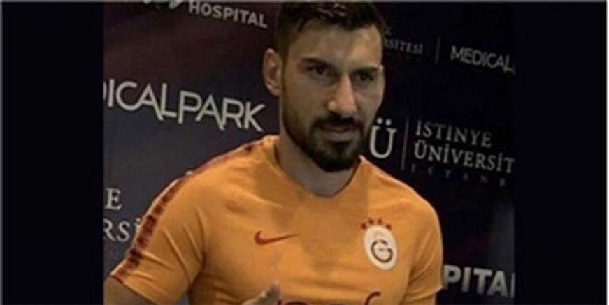Şener Özbayraklı Galatasaray forması giydi