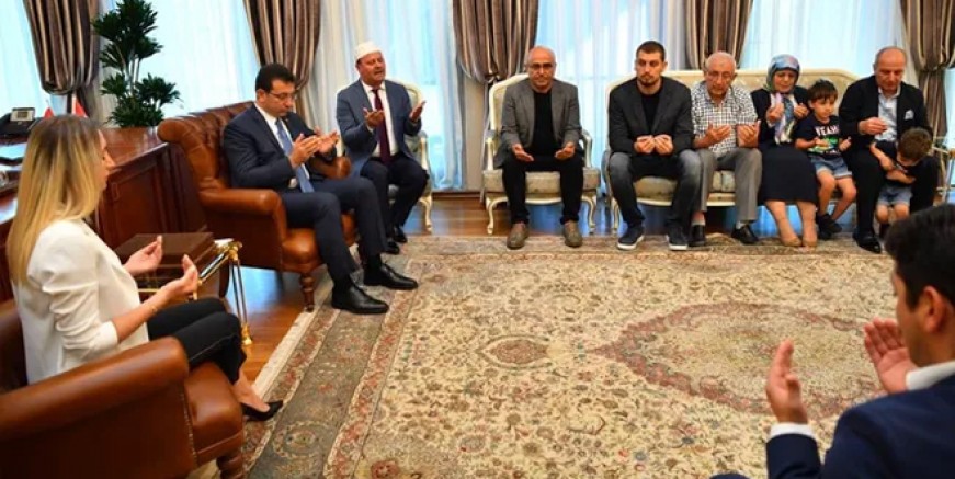 Ahmet Hakan'dan Ekrem İmamoğlu'na 'dua' eleştirisi