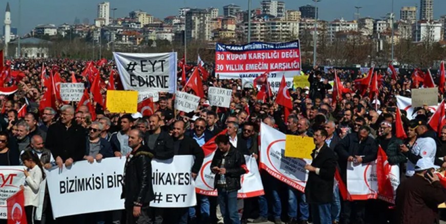 AK Parti'den Emeklilikte Yaşa Takılanlar açıklaması