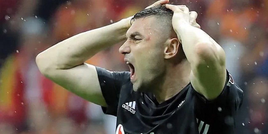 Burak Yılmaz'a Bailly krizi sonrası eleştiri