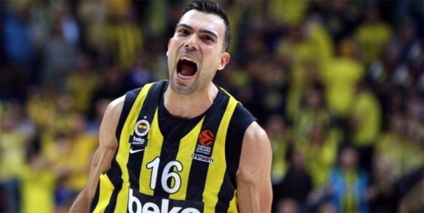 Kostas Sloukas Fenerbahçe'de kaldı