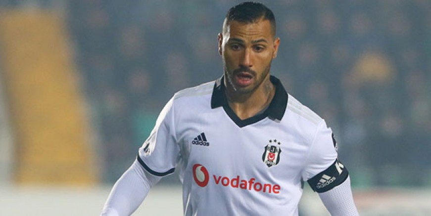Beşiktaş'ta 3 yıldızın bileti kesildi!