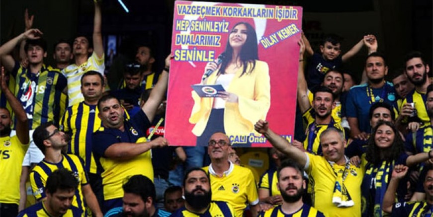 Fenerbahçe taraftarı Dilay Kemer'e destek verdi