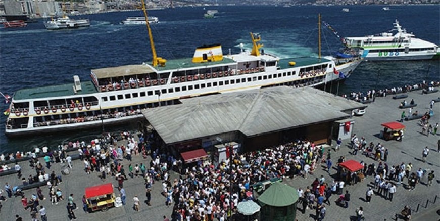 İstanbul'da kalanlar Adalar'a akın etti