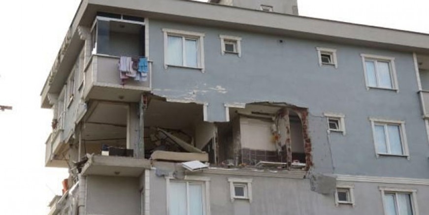Sancaktepe'de binada patlama
