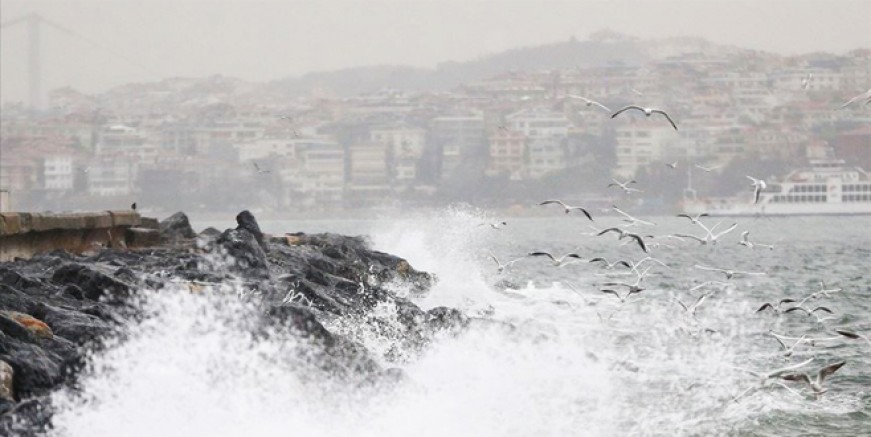 İstanbul'a kuvvetli sağanak ve fırtına uyarısı