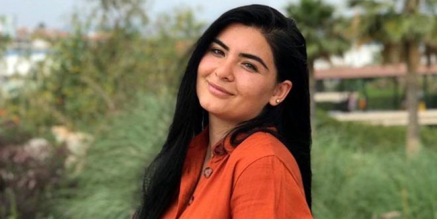 Hanife'den mini etekli paylaşım