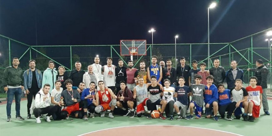 Maltepe’de baskette dostluk kazandı