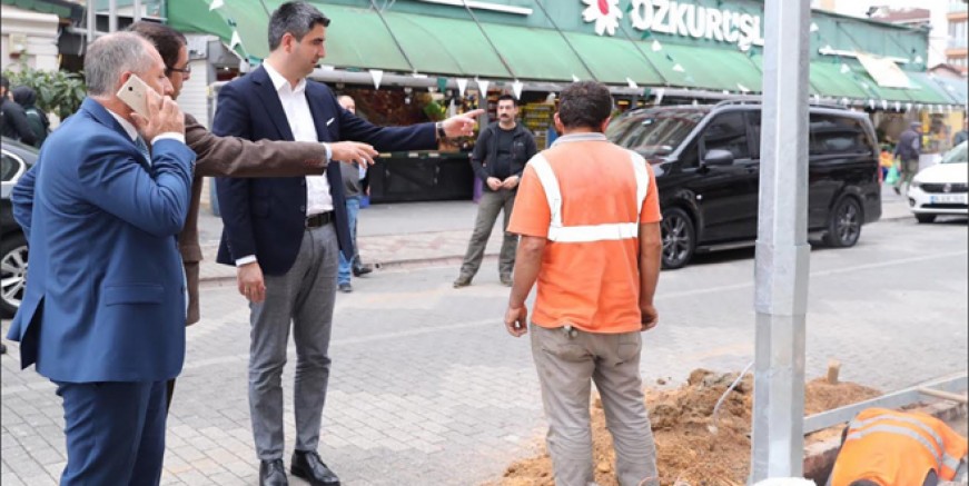 Kartal'da sokak ve caddeler aydınlanıyor