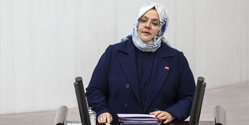 Zehra Zümrüt Selçuk EYT'ye noktayı koydu