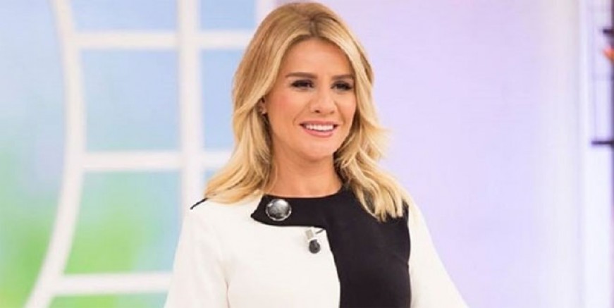 Esra Erol kocasını terkeden kadını yerden yere vurdu