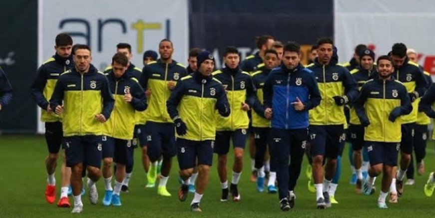 Fenerbahçe'de 5 isim topun ağzında
