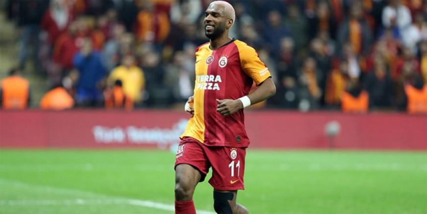 Ryan Babel Galatasaray'ı sildi
