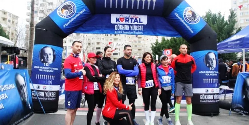 Sporseverler Kartal'da Uğur Mumcu için koştu