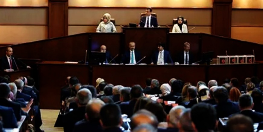 Ekrem İmamoğlu Meclis'te küfür mü etti?