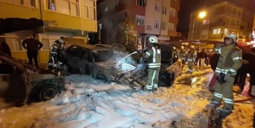 İstanbul'da Neron dehşeti; 9 araç kundaklandı