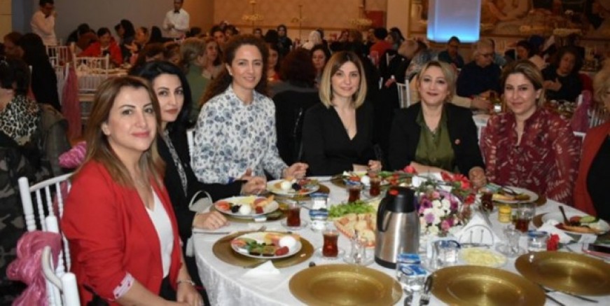 CHP Kartal'da coşkulu 8 Mart kutlaması