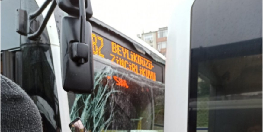 İstanbul'da metrobüs kazası!