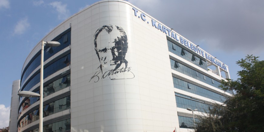 Kartal Belediyesi'nde taşlar yerinden oynadı!