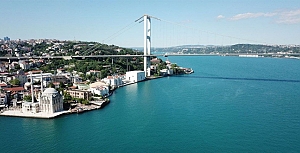İstanbul Boğazı turkuaza büründü!