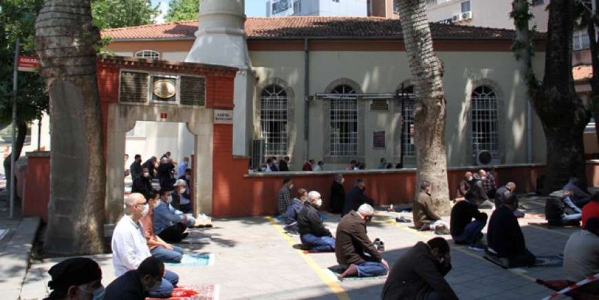 Kartal'da camiler cemaatine kavuştu