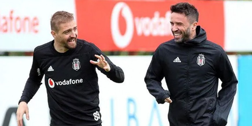 Gökhan ve Caner Beşiktaş'ta kalıyor