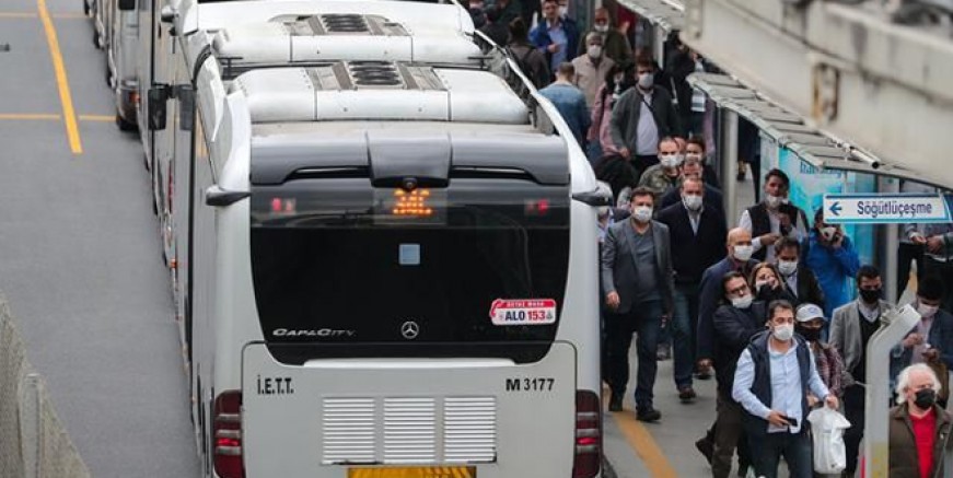 İstanbul halkının metrobüs isyanı!