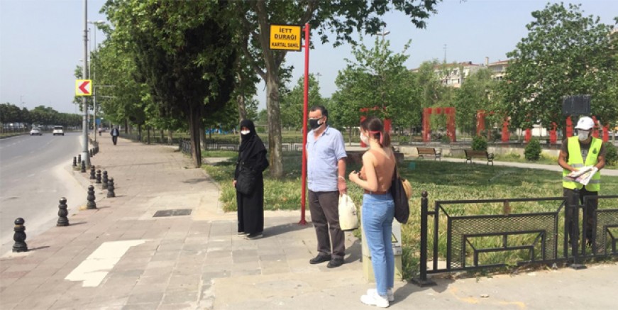 İstanbul Kartal'da otobüs durağı isyanı