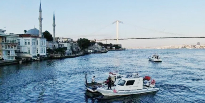 İstanbul'da kaçak midye avcılarına baskın!