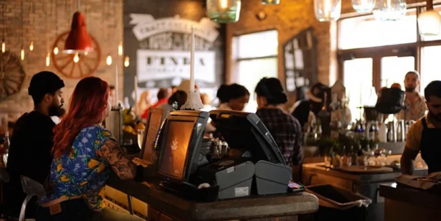 Kafe ve restoranların saat kısıtlaması kaldırıldı