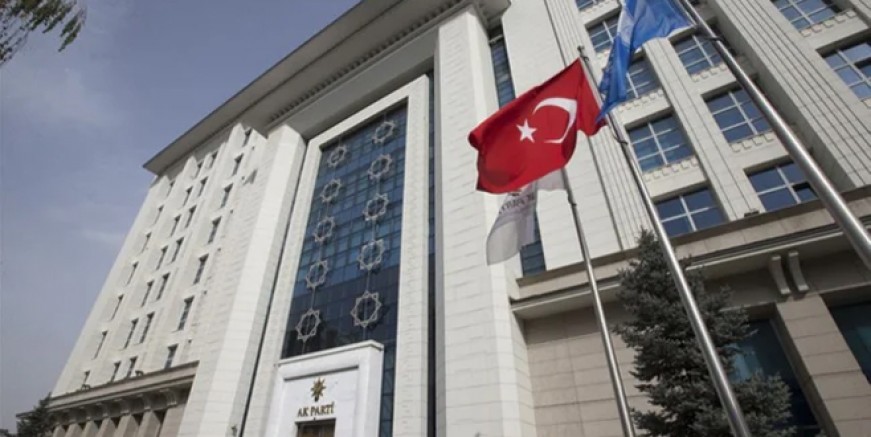 AK Parti'de 22 ilçe başkanı görevden alındı