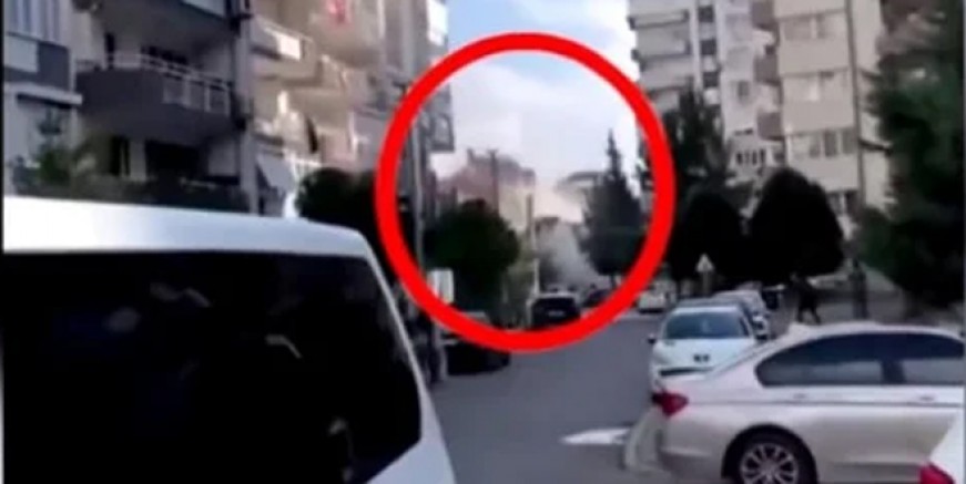 İzmir depreminde bir bina böyle çöktü