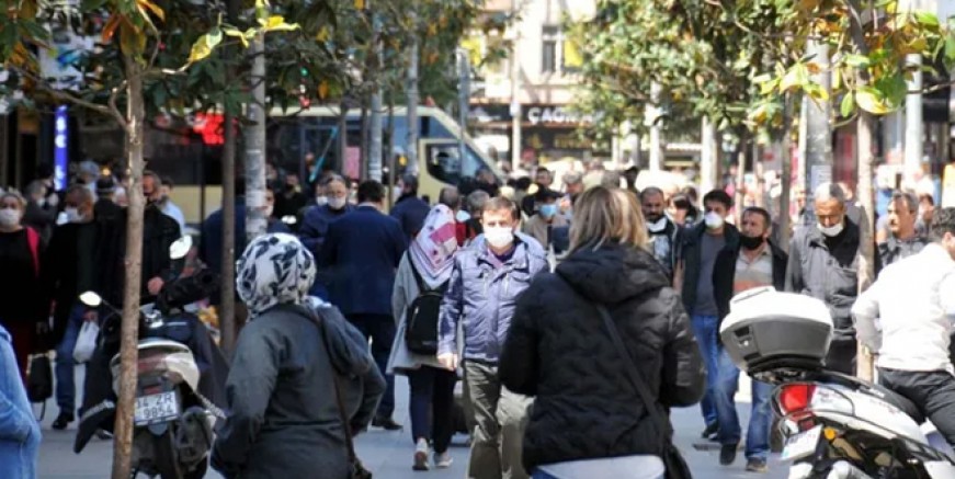 İstanbul'da sokakta sigara içmek yasaklandı