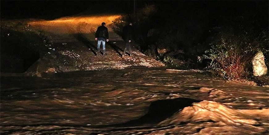 İzmir'de sel felaketi: 2 kişi kayıp