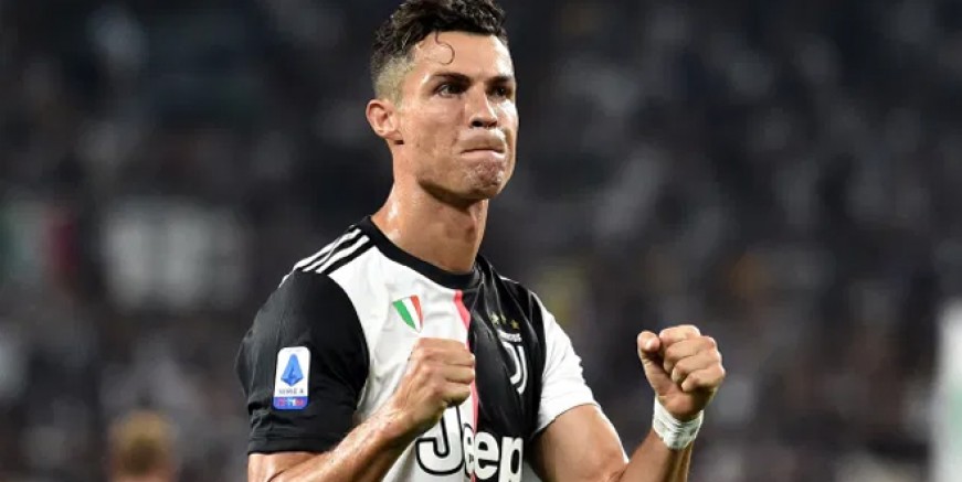 Ronaldo yüzyılın en iyi futbolcusu!