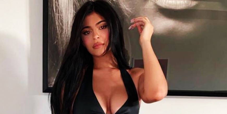 Kylie Jenner bikinisiyle Insatgram'ı patlattı
