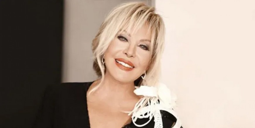 Emel Sayın kimdir?