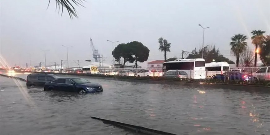 İzmir'de iki mahalleye evlerinizi boşaltın uyarısı