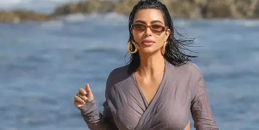 Kim Kardashian kardeşleriyle tatile çıktı