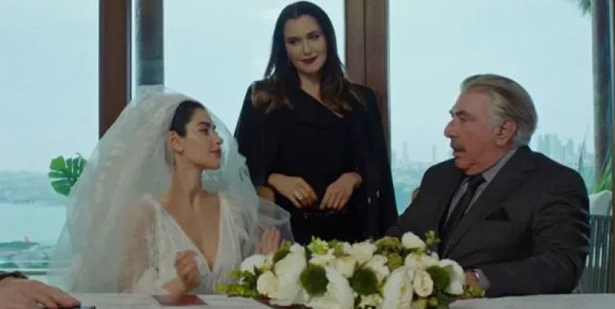 Yasak Elma'da yaprak dökümü sürüyor
