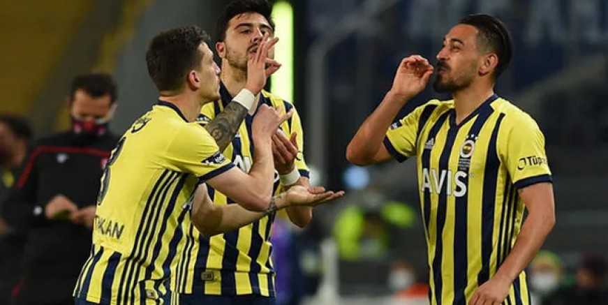 Fenerbahçe lideri takibi sürdürdü