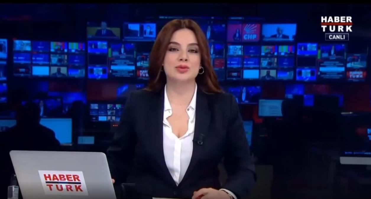 Hülya Hökenek'e göğüs dekoltesi sansürü!