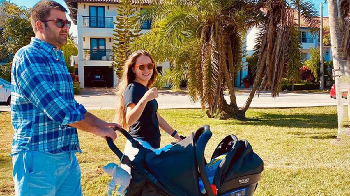 Ceyda Ateş bebeğini ilk kez gösterdi